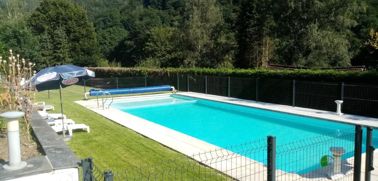 Auberge Le Vieux Moulin Poupehan Esterno foto