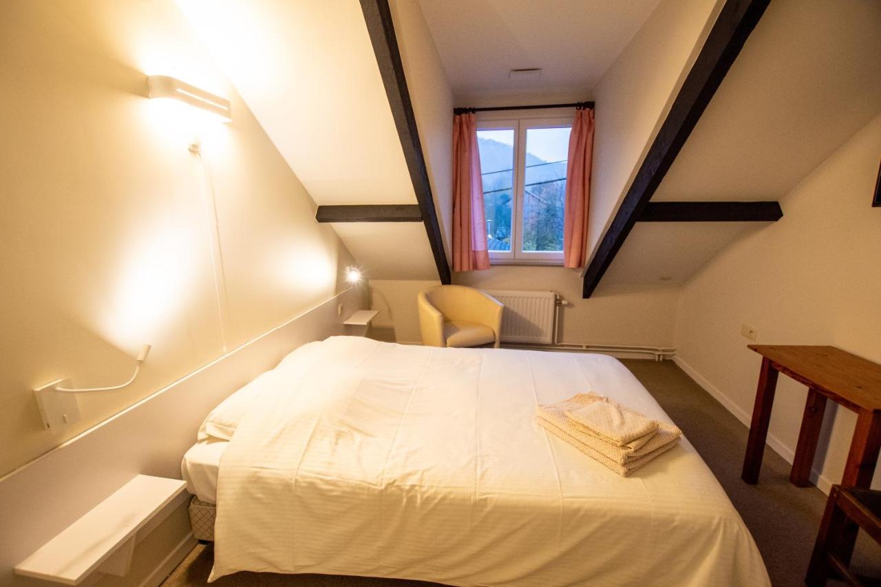 Auberge Le Vieux Moulin Poupehan Esterno foto