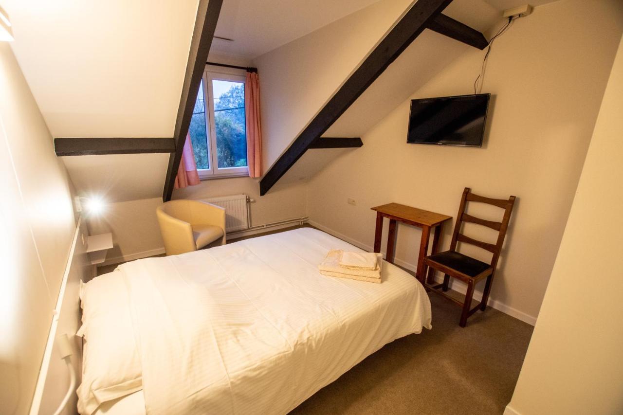 Auberge Le Vieux Moulin Poupehan Esterno foto